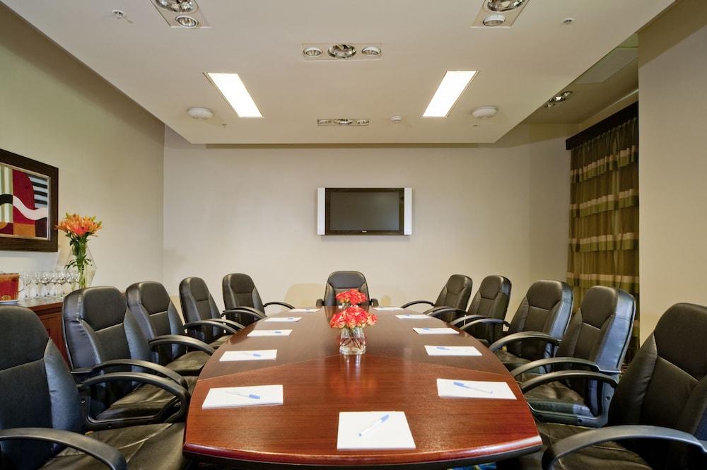 מלון סנטיאגו דה לוס קבאלרוס Hodelpa Garden Court מראה חיצוני תמונה